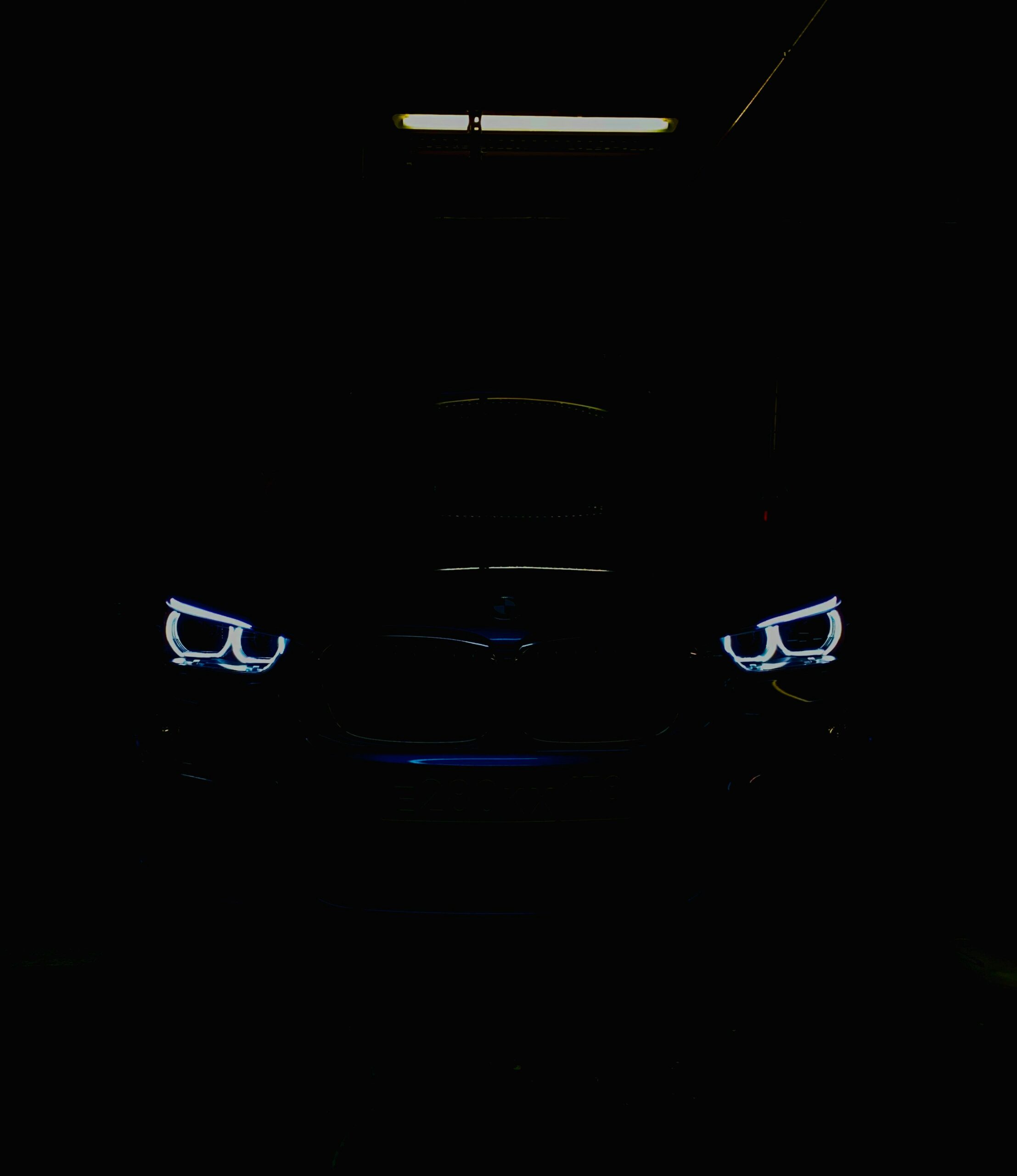 bmw-in-dark